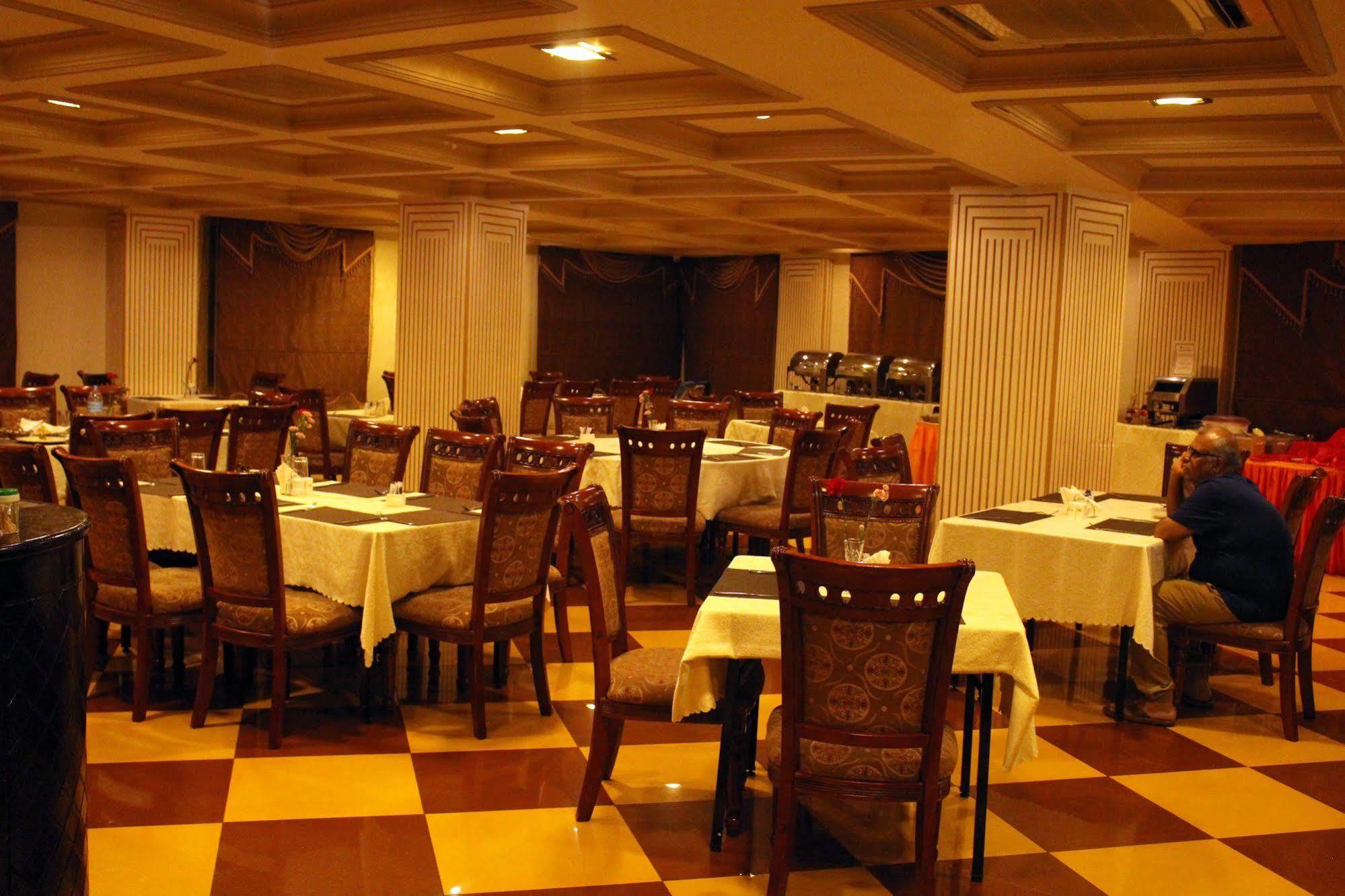 דאר א-סאלאם Hotel Sapphire מראה חיצוני תמונה